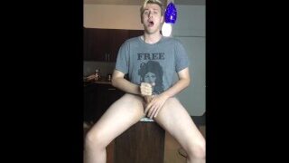 Cumming in The Kitchen