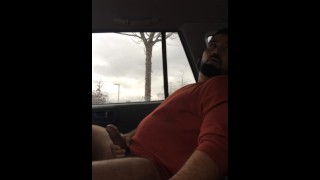 Man Jerking Off In Back Of Uber While Waiting